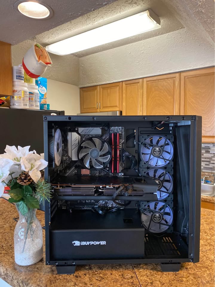 High-End Gaming PC - RX 6800, Ryzen 7 5700, 32GB RAM, 500 GB SSD - 1440p/ 4K Ready